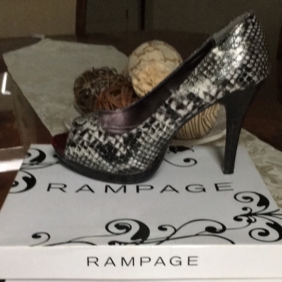 Rampage PeepToe Blk/White Faux Snakeskin Platform - Picture 5 of 8